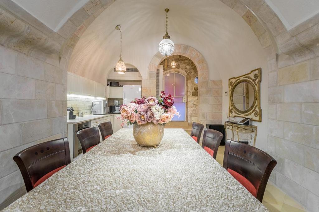 Western Wall Luxury House - Avraham เยรูซาเลม ภายนอก รูปภาพ