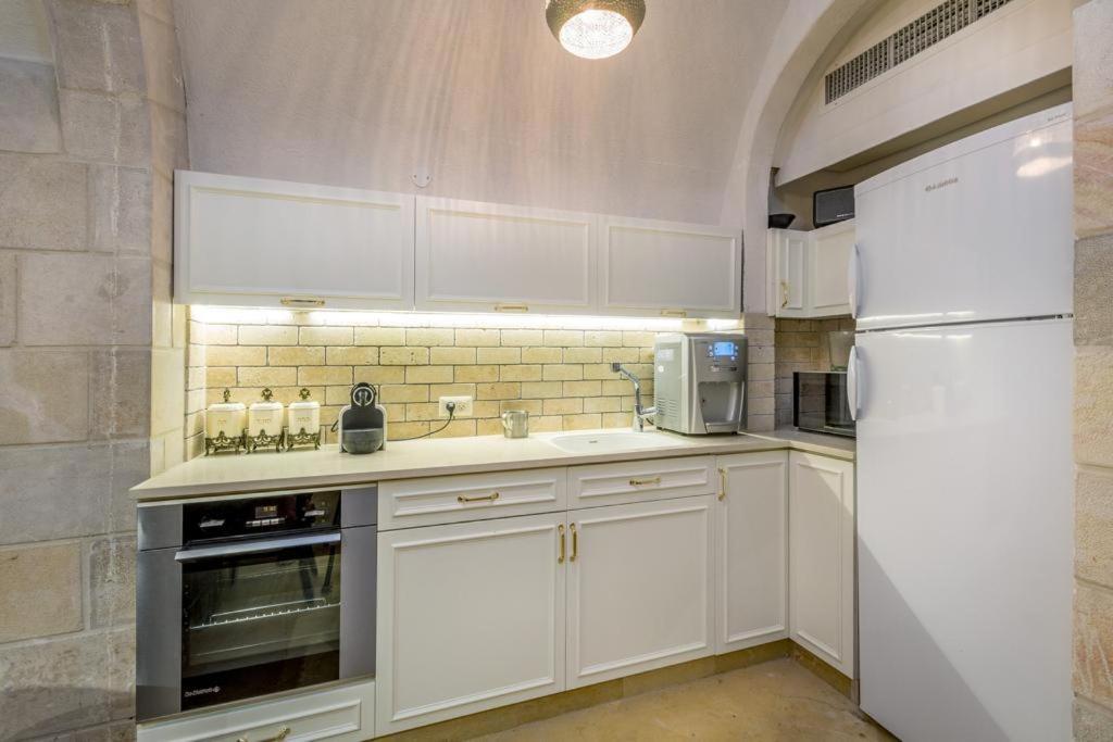 Western Wall Luxury House - Avraham เยรูซาเลม ภายนอก รูปภาพ