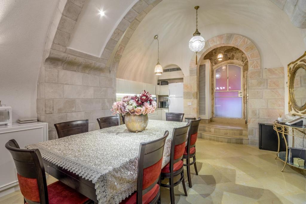 Western Wall Luxury House - Avraham เยรูซาเลม ภายนอก รูปภาพ