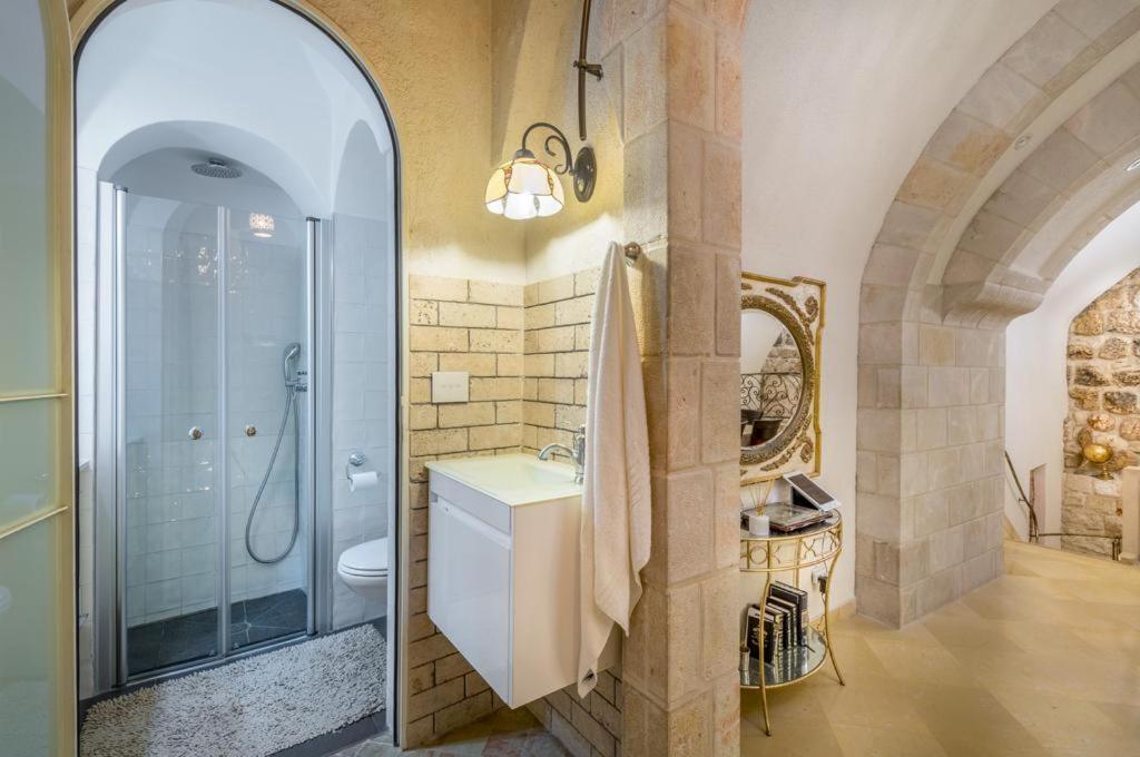 Western Wall Luxury House - Avraham เยรูซาเลม ภายนอก รูปภาพ